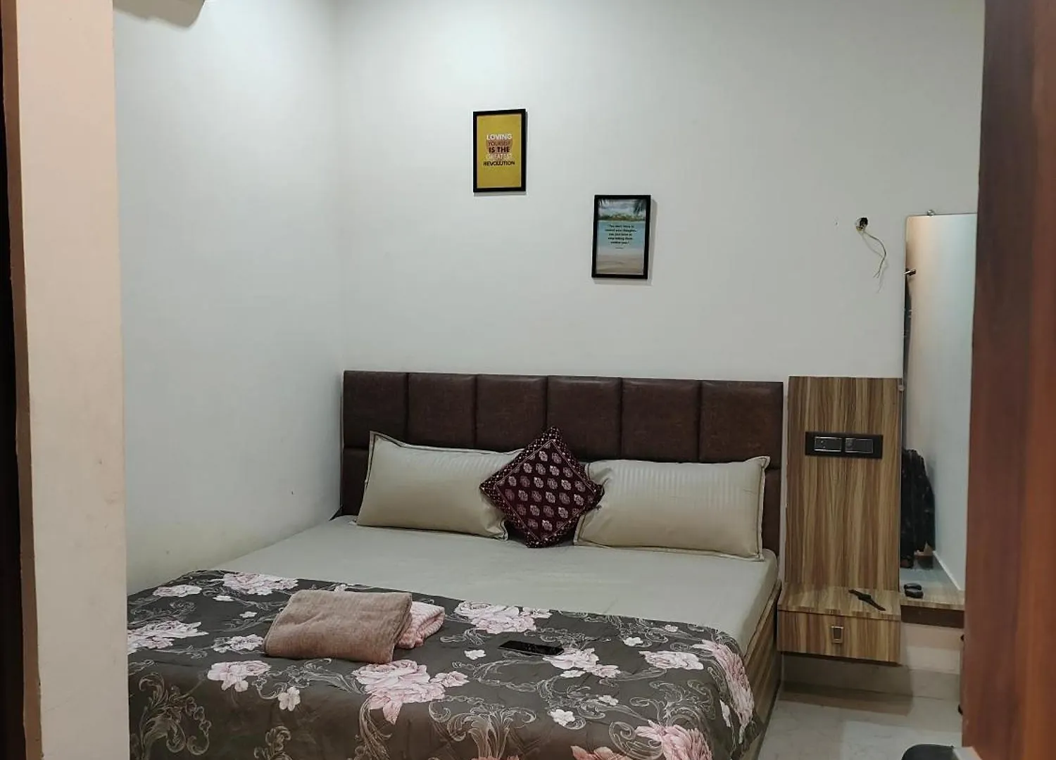 Banarasiya Stay Walking Distance To Banaras Railway Station Βαρανάσι