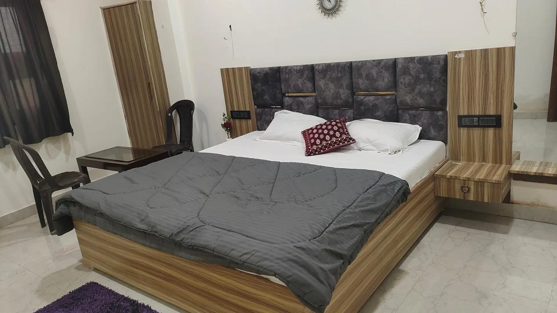 Banarasiya Stay Walking Distance To Banaras Railway Station Βαρανάσι 0*,