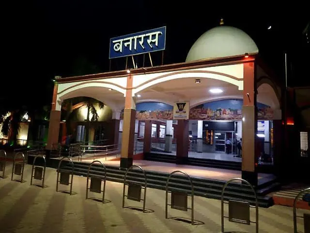 Banarasiya Stay Walking Distance To Banaras Railway Station Βαρανάσι