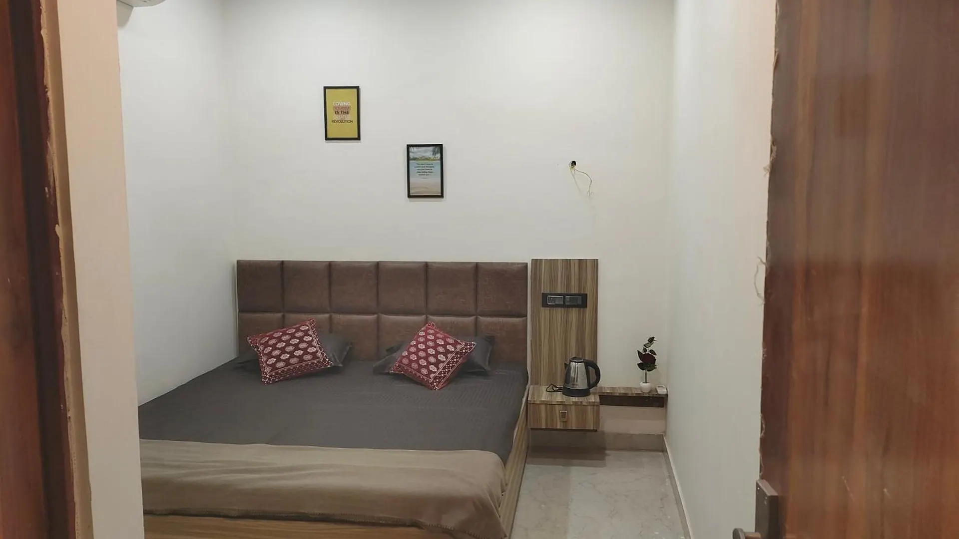Δωμάτια σε οικογενειακή κατοικία Banarasiya Stay Walking Distance To Banaras Railway Station Βαρανάσι