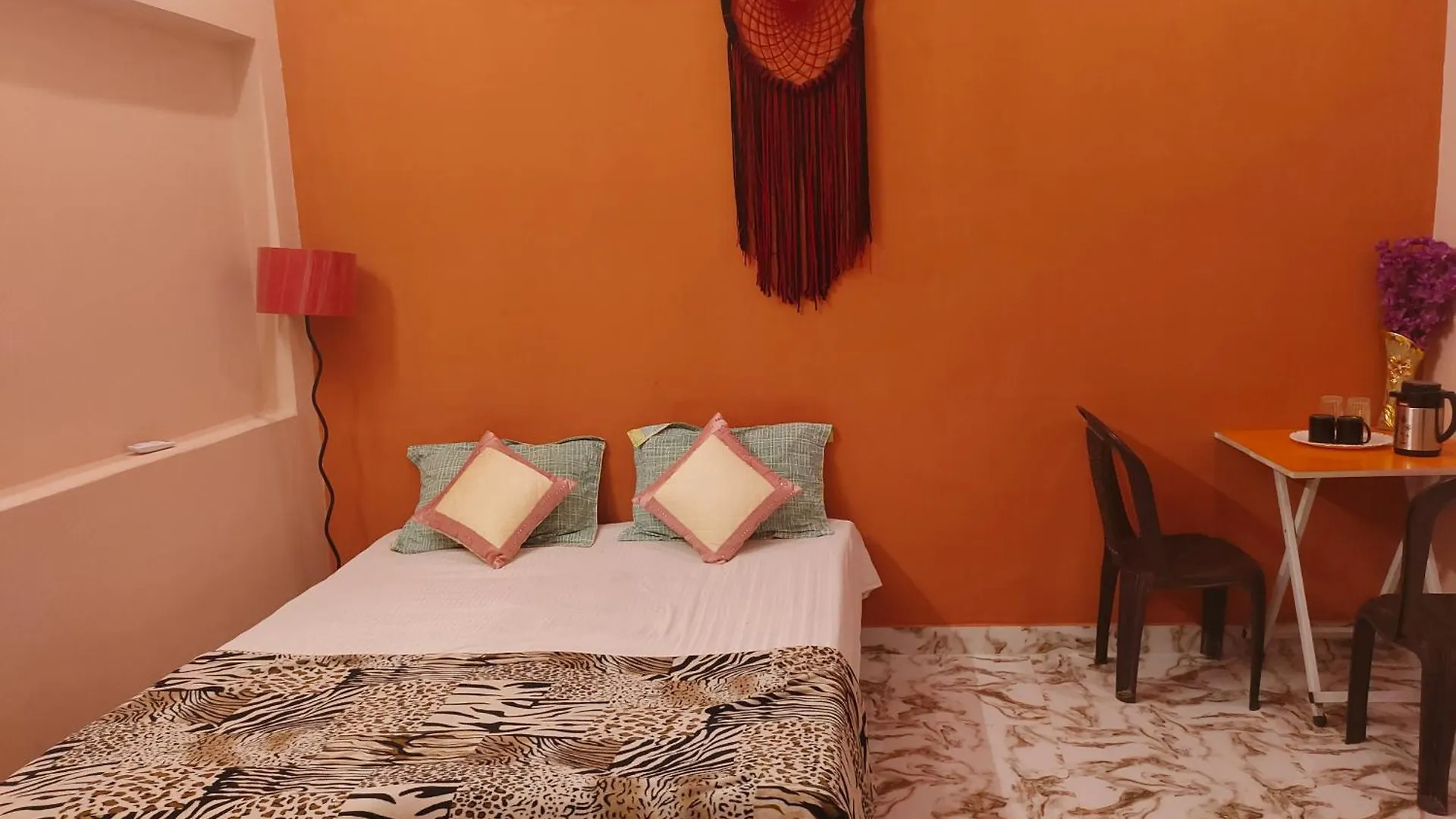 Banarasiya Stay Walking Distance To Banaras Railway Station Βαρανάσι Ινδία
