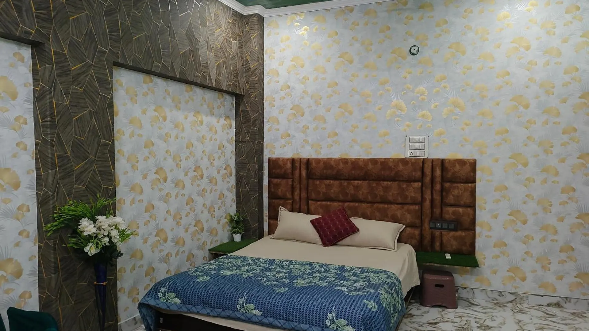 Banarasiya Stay Walking Distance To Banaras Railway Station Βαρανάσι Ινδία
