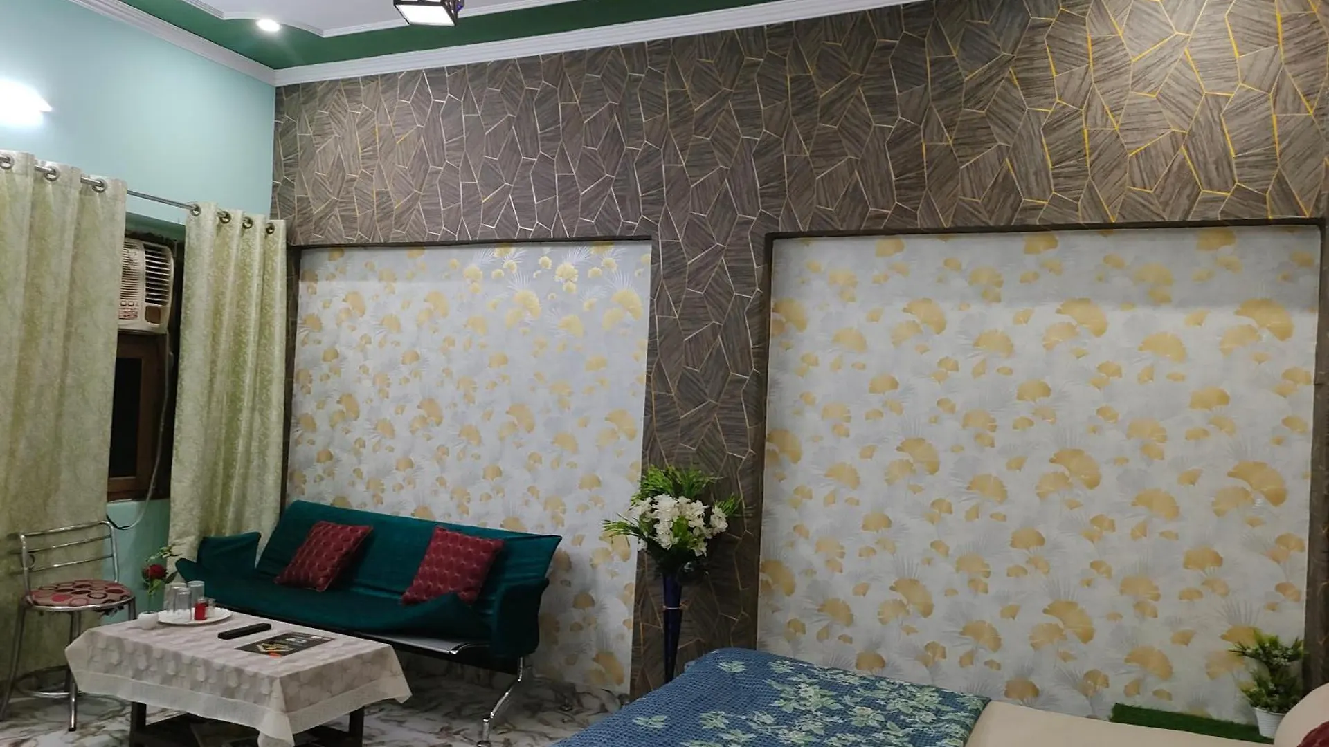 Banarasiya Stay Walking Distance To Banaras Railway Station Βαρανάσι 0*,  Ινδία