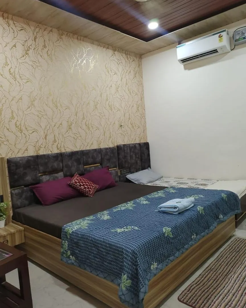 Banarasiya Stay Walking Distance To Banaras Railway Station Βαρανάσι 0*,